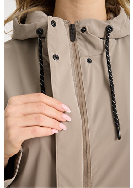 Kadın Rahat Kesim Kapüşonlu Trençkot indirimleri