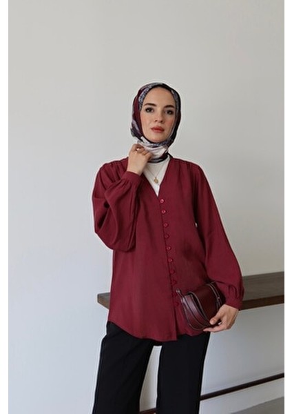 V Yaka Önü Düğme Detaylı Tesettür Gömlek Bordo