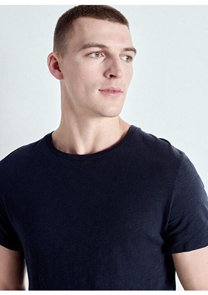 Lacivert Erkek Standart Desensiz T-Shirt MBYSA18BH25NAVY modelleri
