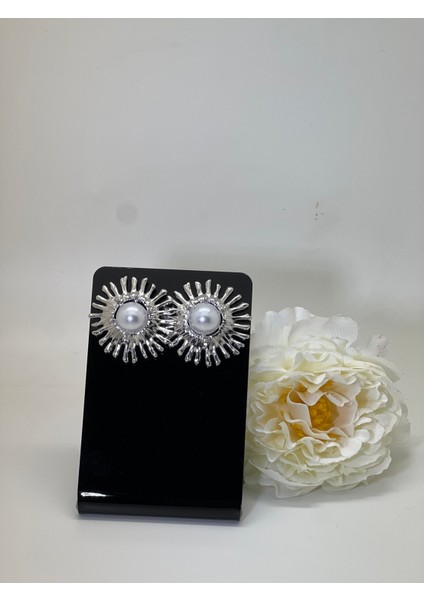 Güneş Işığı Incili Küpe – Zarif Şık Takı Modeli, Gümüş Kaplama Silver Modern Tasarım