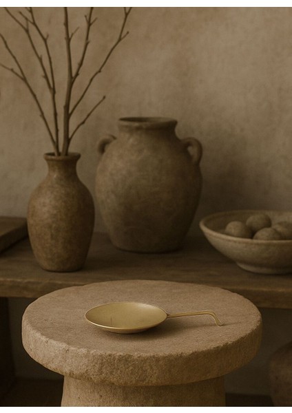 Space Yuvarlak Mat Pirinç Mumluk Dekoratif Obje 10X15 cm