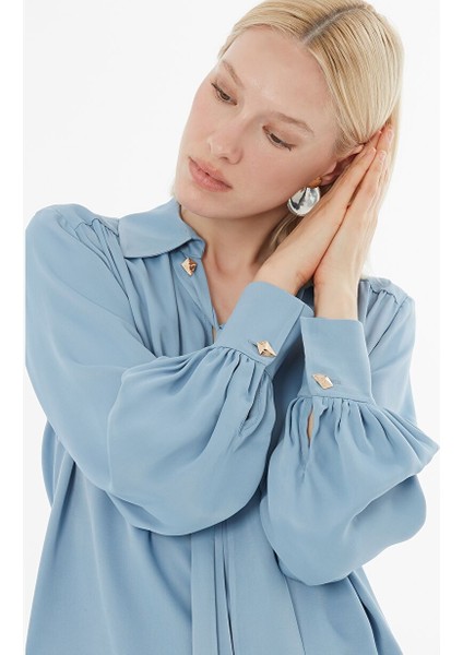 Fular Detaylı V Yaka Gömlek modelleri