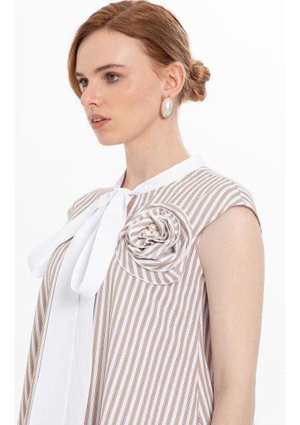 Yaka Detaylı Çizgili Bej Elbise fiyatları