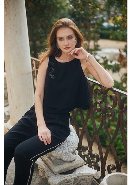 Line Detaylı Siyah Bluz fiyatları