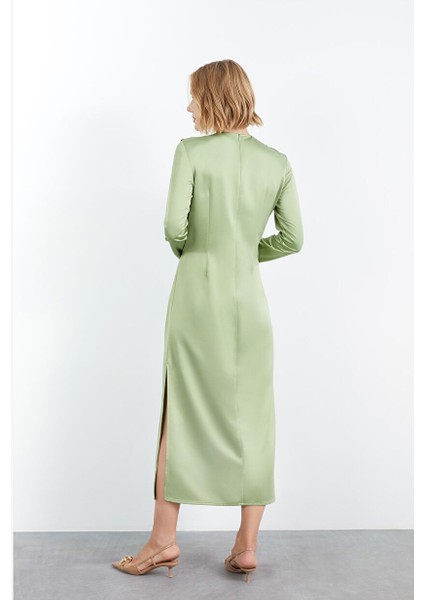 Kontrast Renkli Yandan Yırtmaçlı Midi Boy Haki Elbise fırsatları