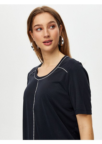 Kontrast Şerit Detaylı Yuvarlak Yaka Kaşkorse T-Shirt S25TSH083 fiyatları