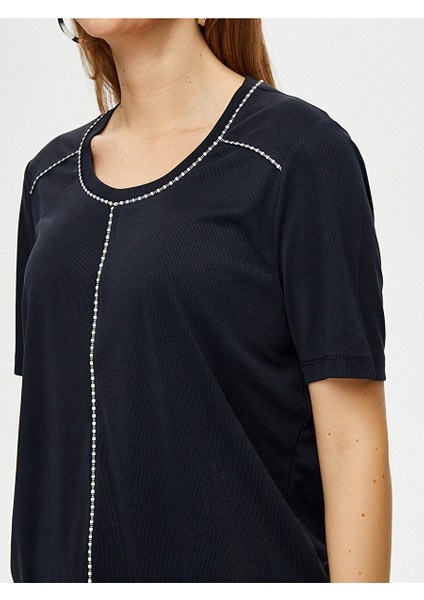 Kontrast Şerit Detaylı Yuvarlak Yaka Kaşkorse T-Shirt S25TSH083 fırsatları