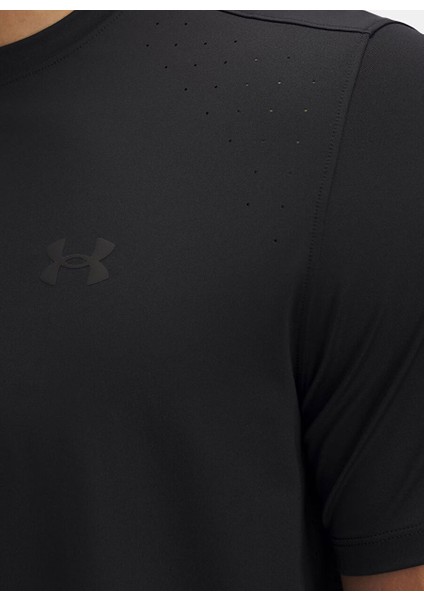 1389802-001-UA Launch Elite Shortsl Siyah Bisiklet Yaka Normal Düz Erkek T-Shirt modelleri