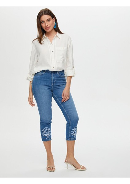 Paçası Ağaç Nakışlı Slim Fit Jean Caprı S25JCP001