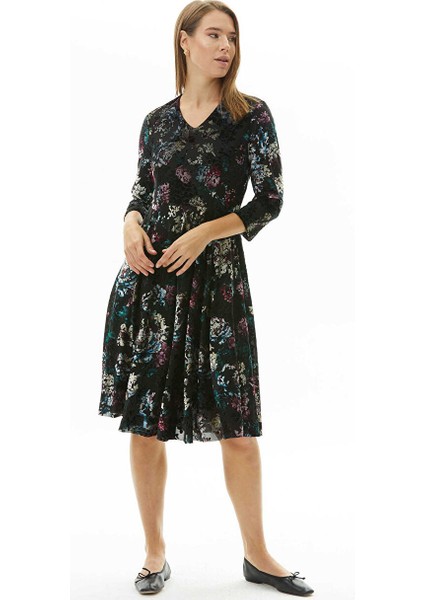 V Yaka Desenli Siyah Standart Kadın Elbise 23KSL7352