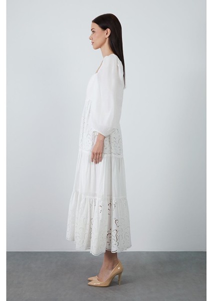 Kalp Yaka Balon Kollu Brodeli Kat Kat Ekru Elbise modelleri