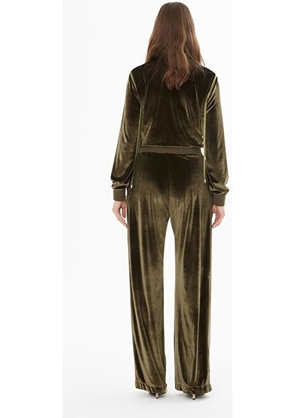 Aksesuar Detaylı Kadife Ceket fırsatları