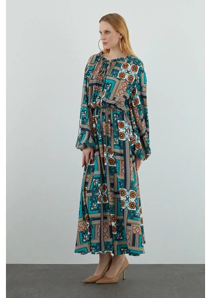 Yakası Fırfırlı Desenli Uzun Kloş Elbise fiyatları