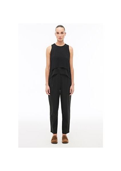 Siyah Bisiklet Yaka Sıfır Kol Bluz