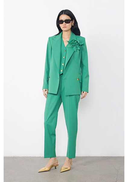 Çiçek Broşlu Gold Düğme Detaylı Yeşil Ceket