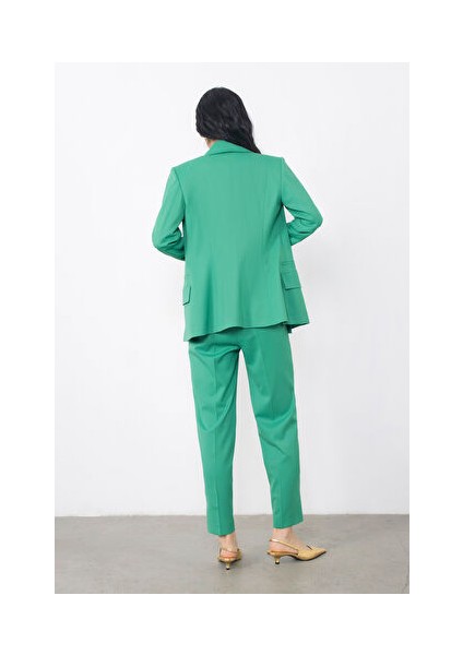 Çiçek Broşlu Gold Düğme Detaylı Yeşil Ceket modelleri