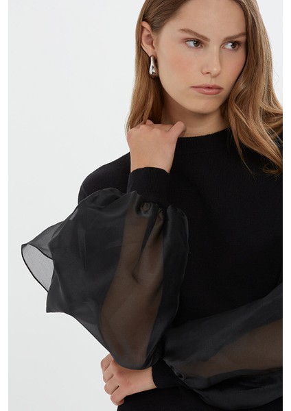 Organze Kol Detaylı Siyah Triko Bluz fiyatları