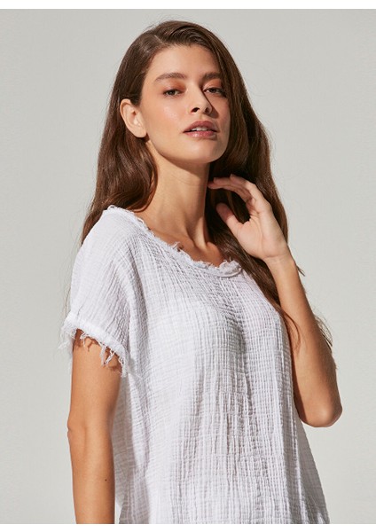 Geniş Yaka Düz Beyaz Kadın Bluz WBN3295-L modelleri