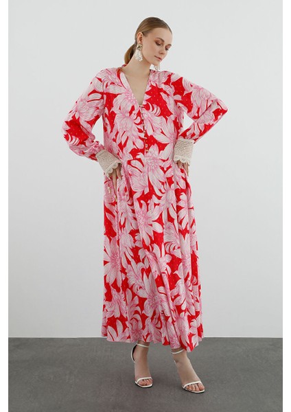 Dantel Detaylı Belden Pileli Uzun Kollu Uzun Kırmızı Elbise