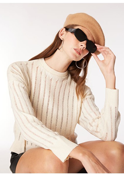 Beyaz - Gümüş Kadın Bisiklet Geniş Fit Varaklı Kazak F4WL-KZK0607 modelleri