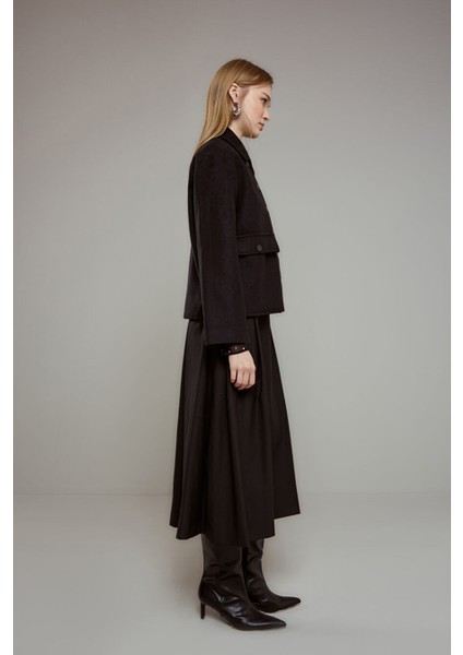 Çıtçıtlı Kısa Bebe Yaka Kaban Siyah fiyatları