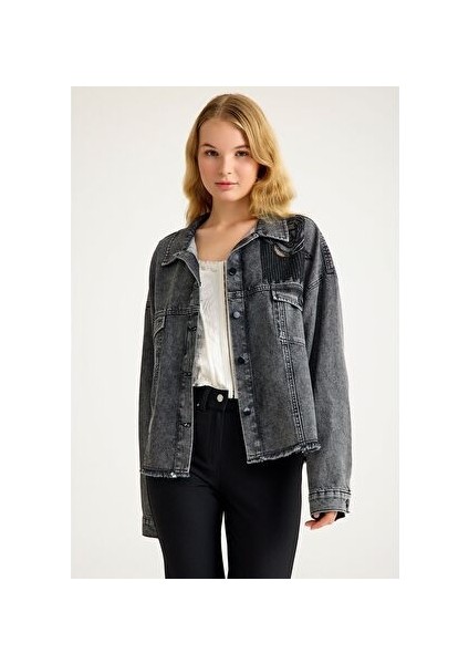 Taş Detaylı Yıpratılmış Gri Denim Ceket