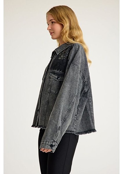 Taş Detaylı Yıpratılmış Gri Denim Ceket fırsatları