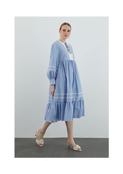 Işleme Detaylı Uzun Kollu Mavi Uzun Elbise modelleri