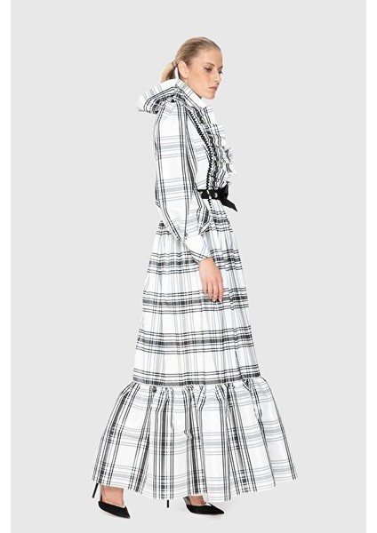 Fırfır Yaka Detaylı Işlemeli Uzun Siyah Abiye Elbise fiyatları