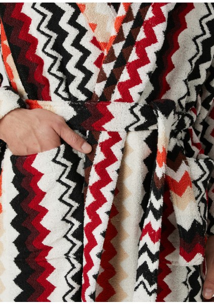 Kırmızı Zikzak Desenli Bornoz