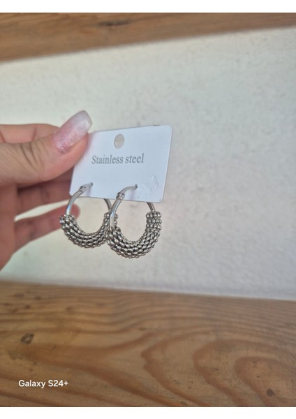 Çelik Halka Küpe Modelleri Tarz ve Spor Model