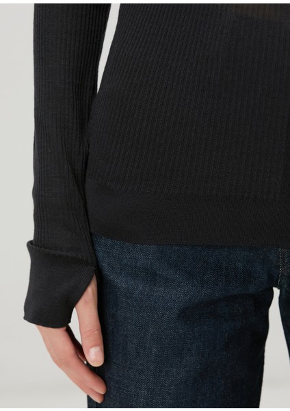 Siyah Yün Kazak indirimleri