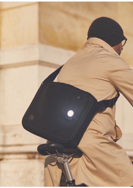 Lucie Siyah Çanta Işığı fırsatları