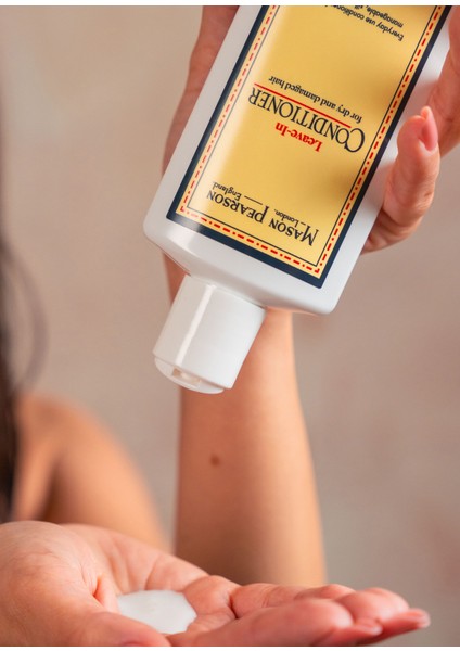 Tüm Saç Tipleri Için Nemlendirici & Besleyici Durulanmayan Saç Bakım Kremi 150 ml modelleri