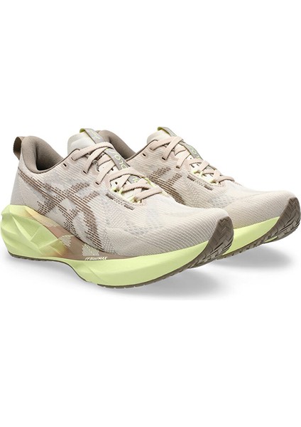 1012B765-250 Novablast 5 Kahverengi Kadın Koşu Ayakkabısı modelleri