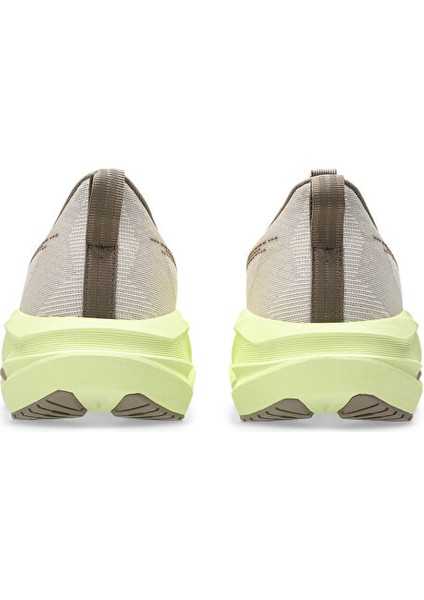 1012B765-250 Novablast 5 Kahverengi Kadın Koşu Ayakkabısı fırsatları