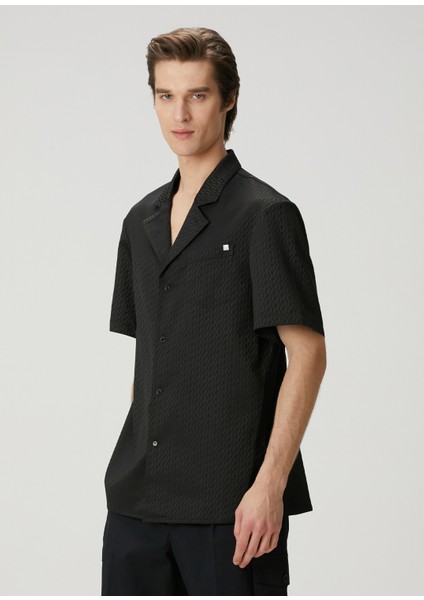Siyah Logo Motifli Kısa Kollu Gömlek modelleri
