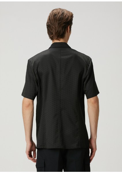 Siyah Logo Motifli Kısa Kollu Gömlek fırsatları