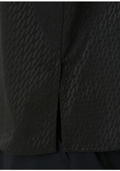 Siyah Logo Motifli Kısa Kollu Gömlek