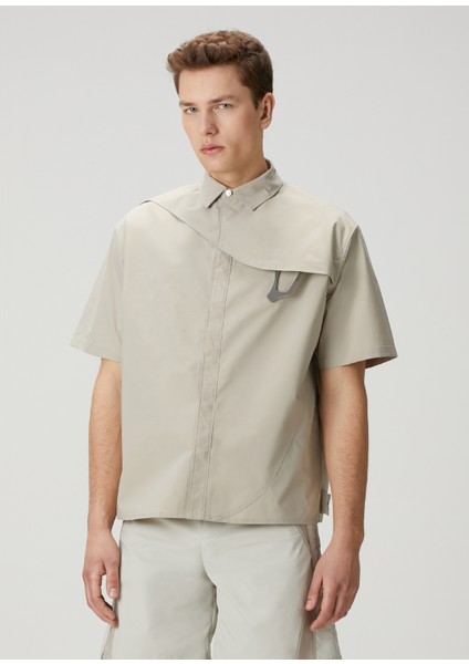 Kırık Beyaz Aksesuar Detaylı Kısa Kollu Gömlek