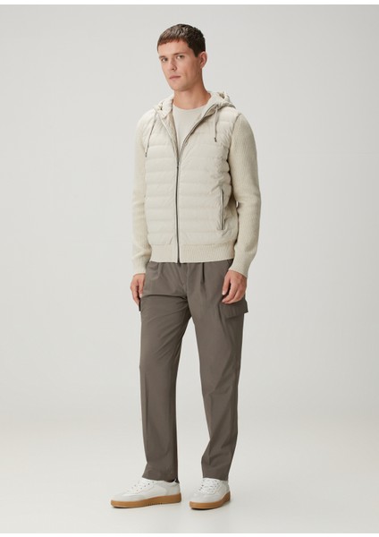 Kırık Beyaz Kapüşonlu Kapitone Garnili Yün Mont fiyatları