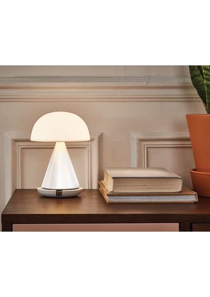 Mina L LED Beyaz Masa Lambası indirimleri