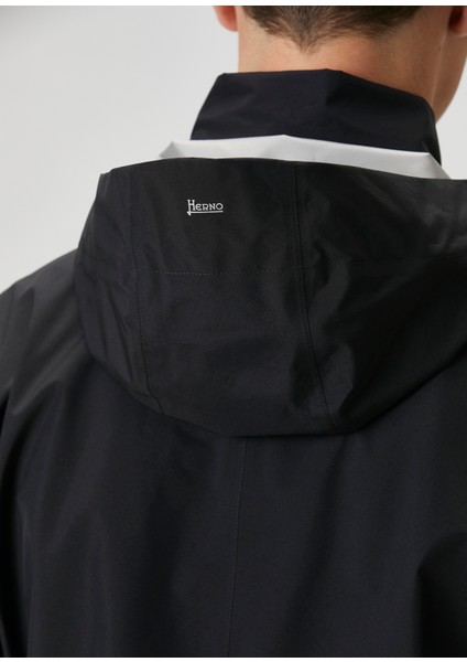 Siyah Kapüşonlu Mont