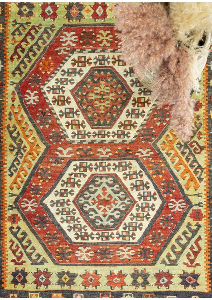 Elnara Geometrik Tasarımlı Yün Kilim 102X145 cm modelleri