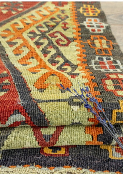 Elnara Geometrik Tasarımlı Yün Kilim 102X145 cm fırsatları