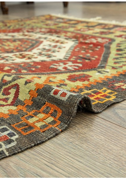 Elnara Geometrik Tasarımlı Yün Kilim 102X145 cm indirimleri