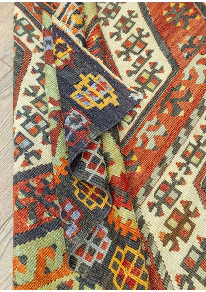 Elnara Geometrik Tasarımlı Yün Kilim 102X145 cm