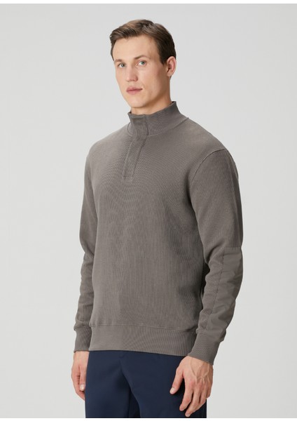 Koyu Kahverengi Yakası Düğmeli Sweatshirt modelleri