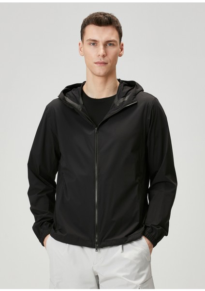 Siyah Kapüşonlu Mont
