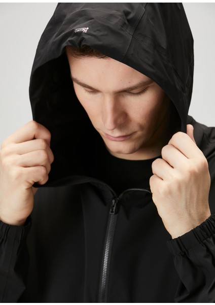 Siyah Kapüşonlu Mont